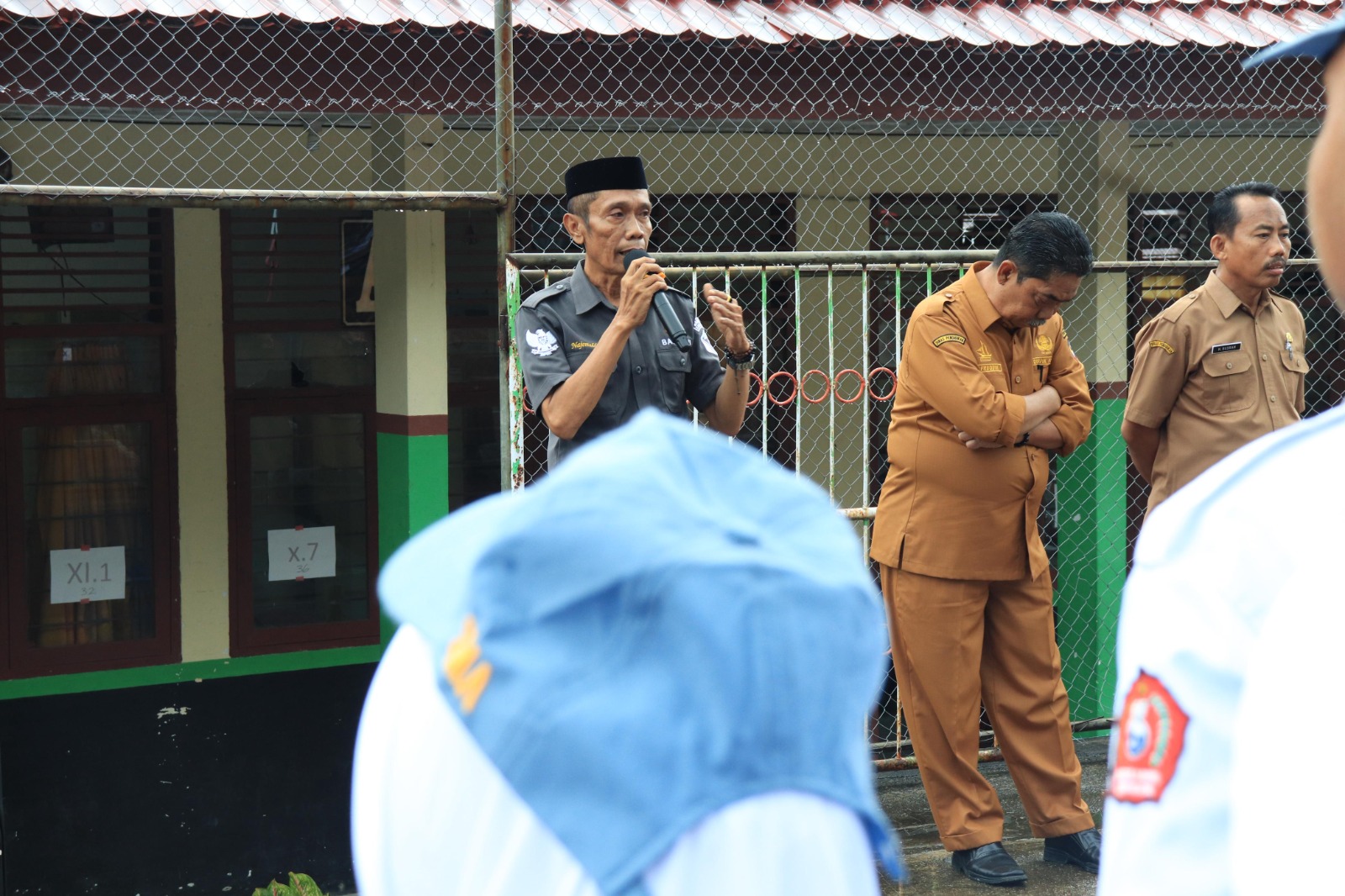 Cek
