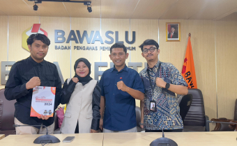 Cek